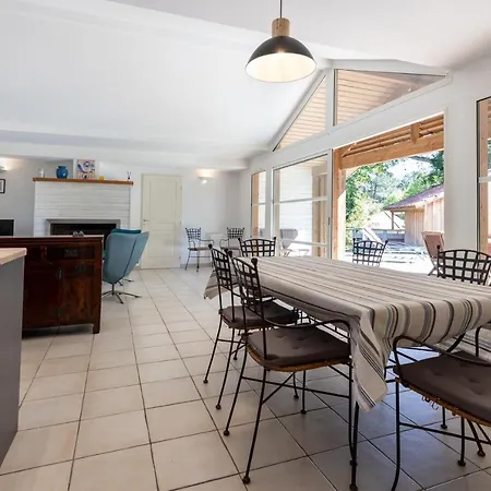 Care T4 Avec Piscine Holiday home *